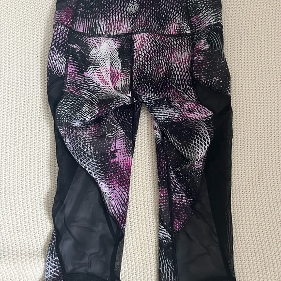 RARE NWOT Lululemon SEAWHEEZE SPECIAL EDITION running crop - size 6 - Picture 2 of 5